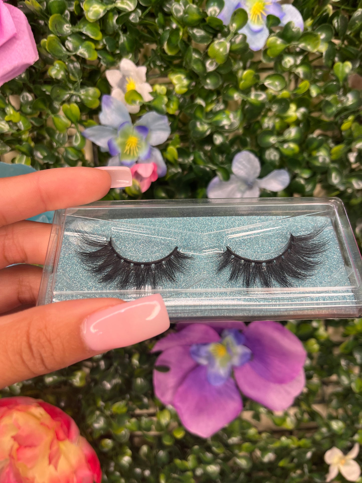 Luxurious Lashes