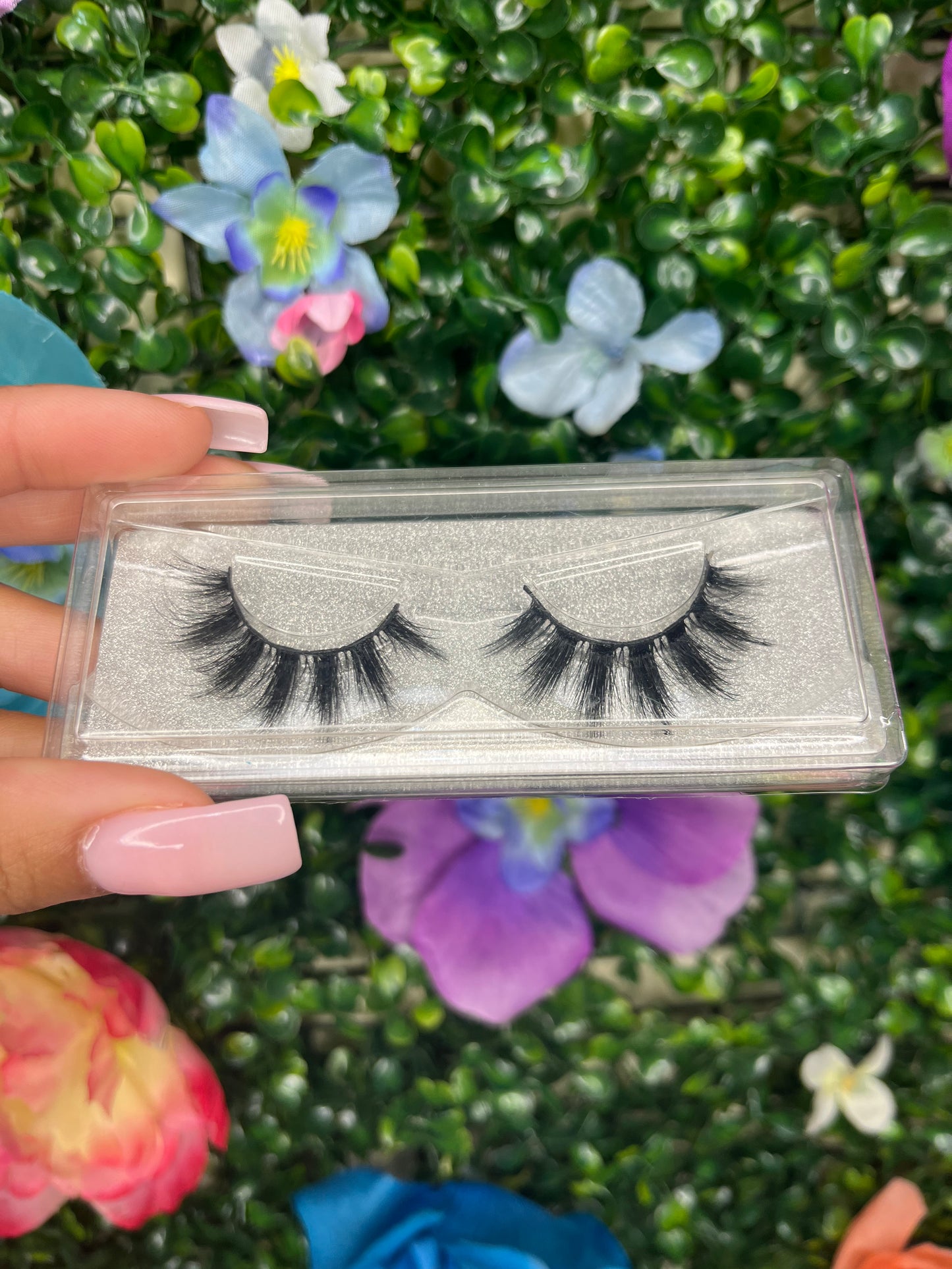 Luxurious Lashes
